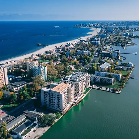 Solid * Mamaia